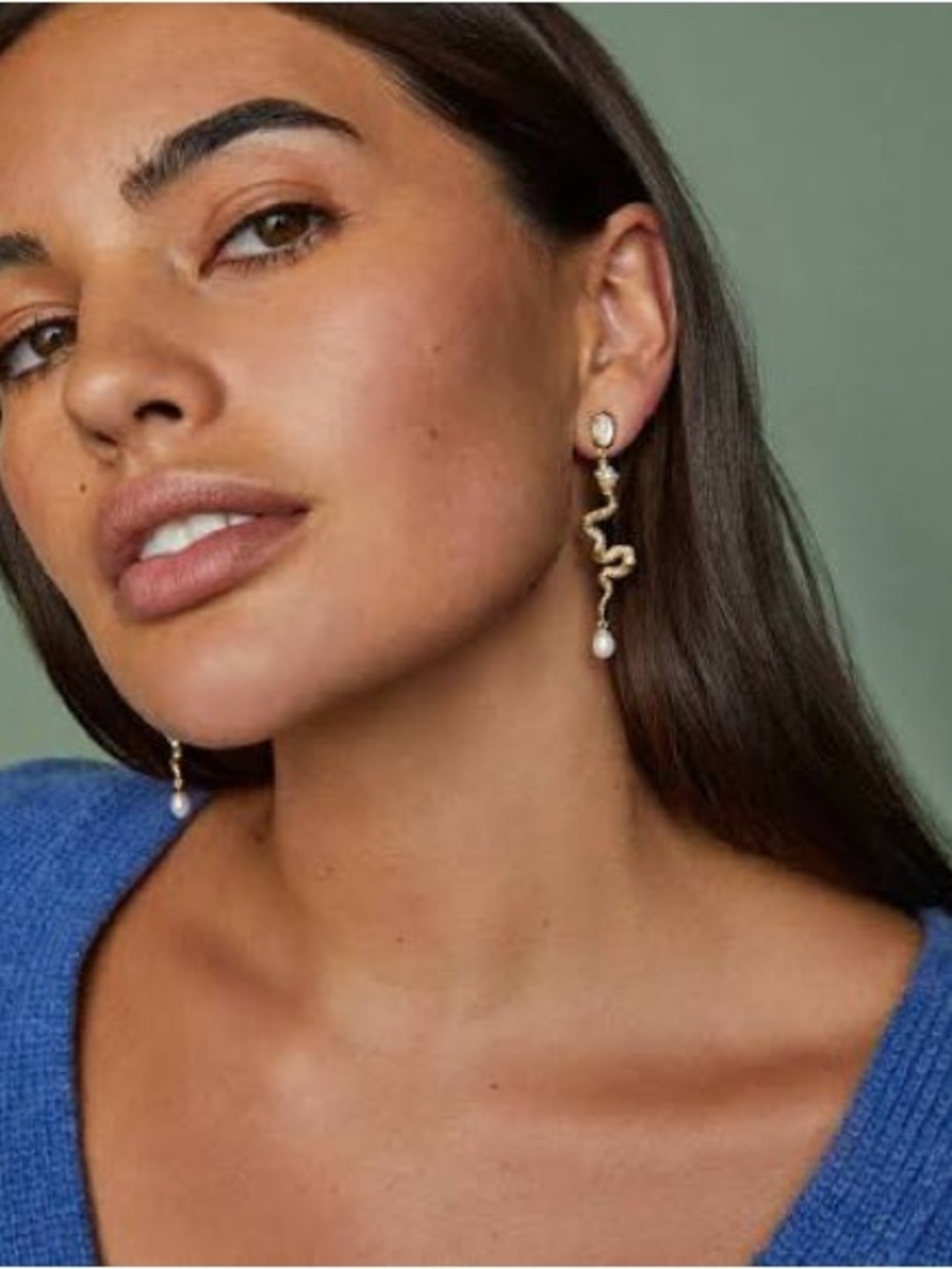 Kendra Scott Lyle Gold Snake Linear Earrings in Ivory Mother-of-Pearl - Picture 2 of 3